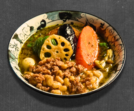 ラム挽肉納豆＝薬膳スープカレー忍者